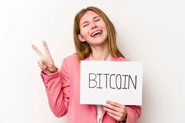 Jeune Femme Affaires Anglaise Tenant Une Plaque Bitcoin Isolé Sur — Photo