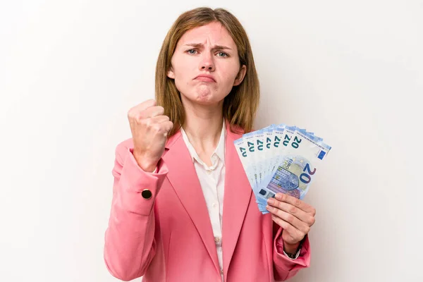 若いビジネス英語の女性カメラに拳を示す白い背景に隔離された紙幣を保持し 積極的な顔の表情 — ストック写真