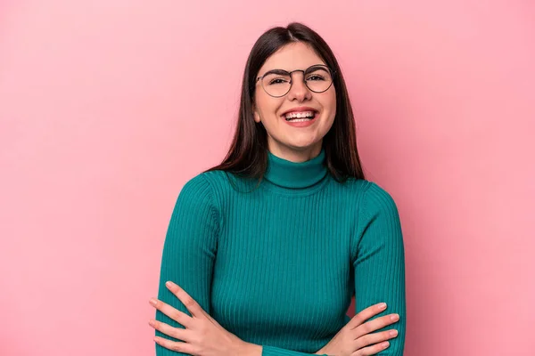 Jovem Mulher Caucasiana Isolado Fundo Rosa Rindo Divertindo — Fotografia de Stock