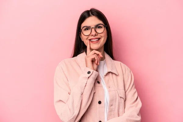 Ung Kaukasisk Kvinna Isolerad Rosa Bakgrund Ler Glad Och Säker — Stockfoto