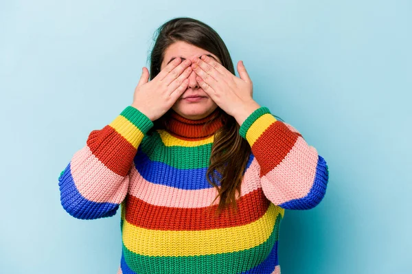Young Caucasian Overweight Woman Isolated Blue Background Afraid Covering Eyes — Stock Photo, Image