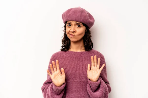 Young Hispanic Woman Isolated White Background Rejecting Someone Showing Gesture — Foto de Stock