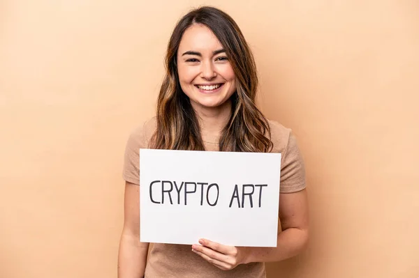 Mladá Běloška Drží Kryptografický Plakát Izolované Béžovém Pozadí Smíchem Baví — Stock fotografie