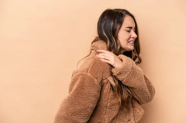 Jeune Femme Caucasienne Isolée Sur Fond Beige Ayant Une Douleur — Photo