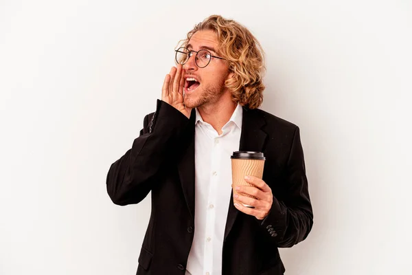 Young Caucasian Business Man Holding Coffee Isolated White Background Shouting — Stok fotoğraf