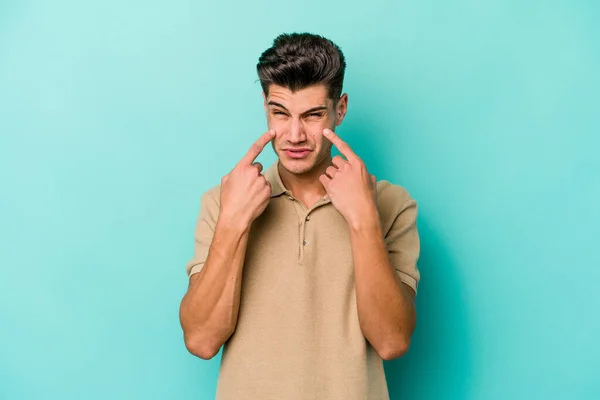 Young Caucasian Man Isolated Blue Background Crying Unhappy Something Agony — Stock Photo, Image