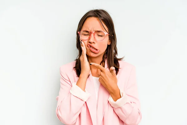 Ung Latinamerikansk Kvinna Isolerad Blå Bakgrund Stretching Armar Avslappnad Position — Stockfoto