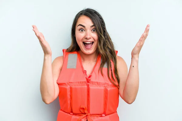 Young Caucasian Woman Wearing Life Jacket Isolated Blue Background Receiving — Photo