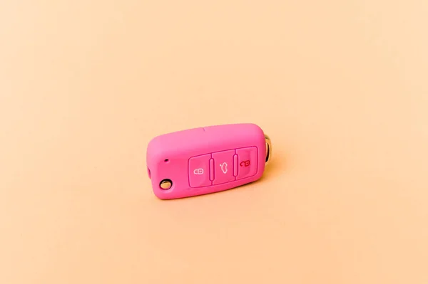 Pink Car Keys Isolated Beige Background — Stock Photo, Image