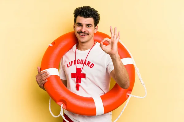 Young Caucasian Lifeguard Man Isolated Yellow Background Cheerful Confident Showing — 图库照片
