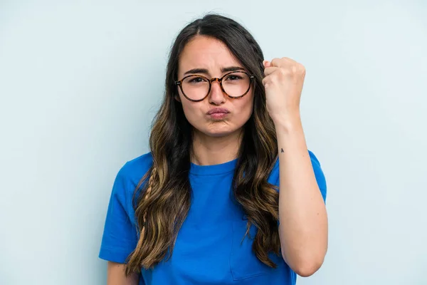 Jonge Blanke Vrouw Geïsoleerd Blauwe Achtergrond Tonen Vuist Naar Camera — Stockfoto