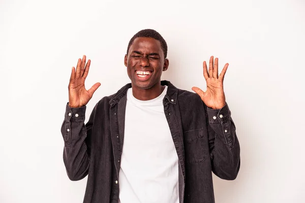 Молодий Афроамериканець Ізольований Білому Фоні Радісним Сміхом Концепція Щастя — стокове фото