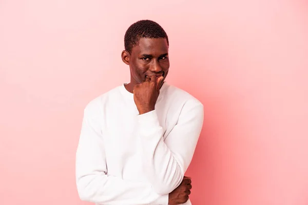 Young African American Man Isolated Pink Background Smiling Happy Confident — Stock Photo, Image