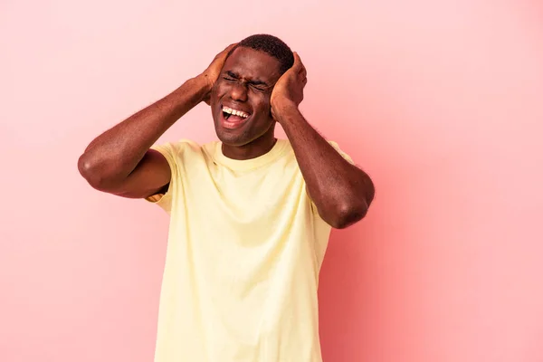 Young African American Man Isolated Pink Background Covering Ears Hands — ストック写真