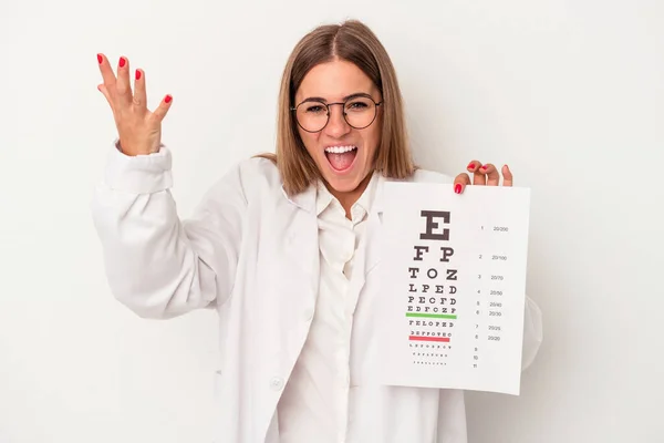 Giovane Optometrista Donna Russa Isolata Sfondo Bianco Ricevere Una Piacevole — Foto Stock