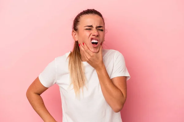 Young Russian Woman Isolated Pink Background Having Strong Teeth Pain — Stock Photo, Image