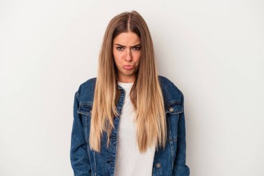 Beyaz arka planda izole edilmiş genç bir Rus kadın hoşlanmadığı bir hareket gösteriyor. Anlaşmazlık konsepti.