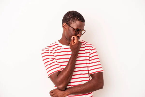 Young African American Man Isolated White Background Relaxed Thinking Something — Stock Photo, Image