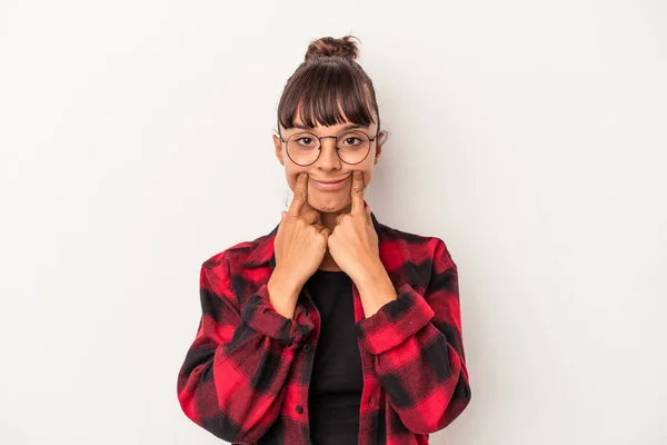 Junge Frau Mit Gemischter Rasse Isoliert Auf Weißem Hintergrund Zweifelt — Stockfoto