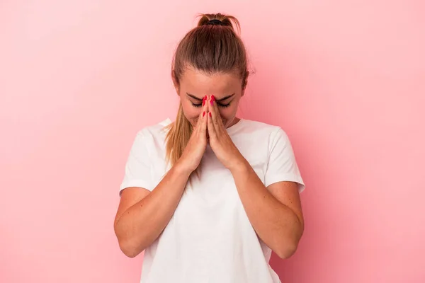 Young Russian Woman Isolated Pink Background Praying Showing Devotion Religious — Stock Photo, Image