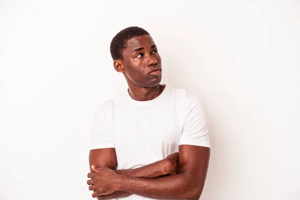 Ung Afroamerikansk Mann Isolert Hvit Bakgrunn Mens Han Drømte Oppnå – stockfoto