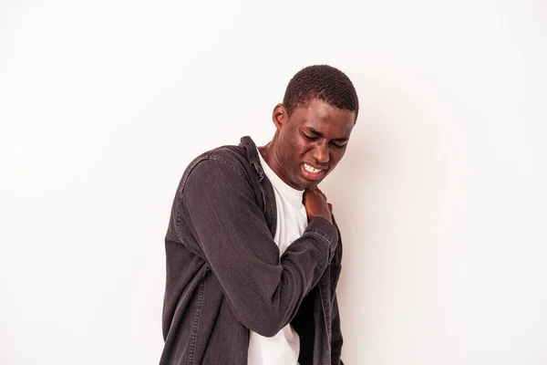 Joven Afroamericano Aislado Sobre Fondo Blanco Con Dolor Hombro — Foto de Stock