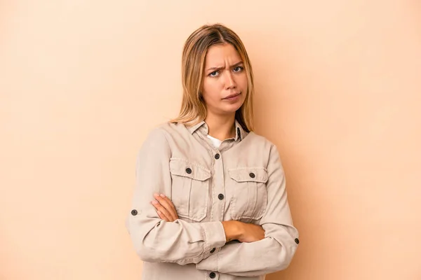 Young Caucasian Woman Isolated Beige Background Unhappy Looking Camera Sarcastic — Stock Photo, Image