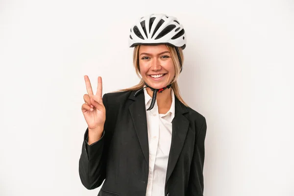 Νεαρή Καυκάσια Επιχειρηματίας Φορώντας Κράνος Ποδηλάτου Απομονωμένη Λευκό Φόντο Που — Φωτογραφία Αρχείου