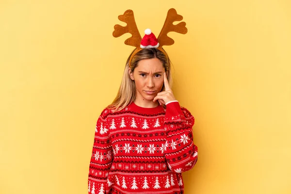 Young Caucasian Woman Wearing Christmas Reindeer Hat Isolated Beige Background — Stockfoto