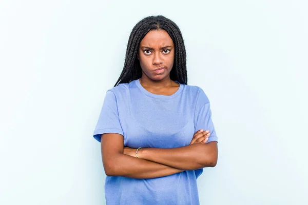 Giovane Donna Afroamericana Con Trecce Capelli Isolati Sfondo Blu Volto — Foto Stock