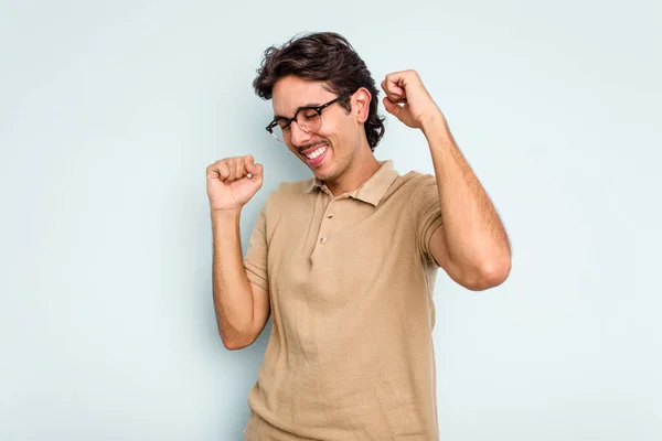 Young Hispanic Man Isolated Blue Background Celebrating Special Day Jumps — Stock Photo, Image