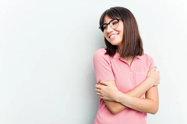 Jonge Kaukasische Vrouw Geïsoleerd Witte Achtergrond Glimlachen Zelfverzekerd Met Gekruiste — Stockfoto