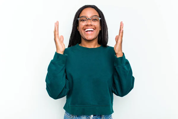 Jonge Afrikaanse Amerikaanse Vrouw Geïsoleerd Witte Achtergrond Lacht Uit Luid — Stockfoto
