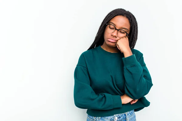 Νεαρή Αφροαμερικανή Γυναίκα Απομονωμένη Λευκό Φόντο Που Αισθάνεται Λυπημένη Και — Φωτογραφία Αρχείου
