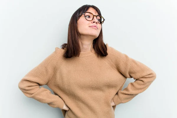 Junge Kaukasische Frau Auf Weißem Hintergrund Isoliert Und Träumt Davon — Stockfoto