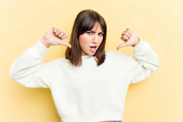 Young Caucasian Woman Isolated Yellow Background Feels Proud Self Confident — Stock Photo, Image