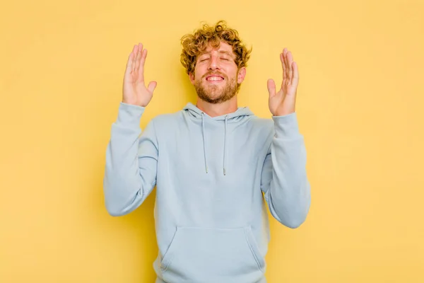 Young Caucasian Man Isolated Yellow Background Joyful Laughing Lot Happiness — Stock Photo, Image