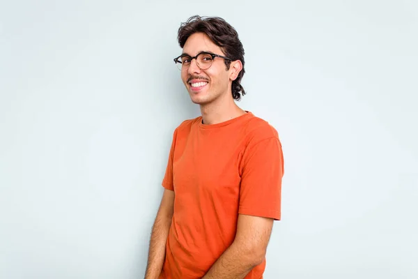 Young Hispanic Man Isolated Blue Background Confident Keeping Hands Hips — ストック写真