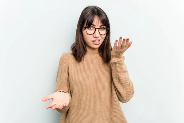 Mujer Joven Caucásica Aislada Sobre Fondo Blanco Hace Escala Con —  Fotos de Stock