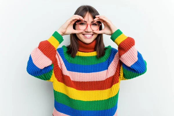 Jovem Mulher Caucasiana Isolado Fundo Branco Mostrando Sinal Sobre Olhos — Fotografia de Stock