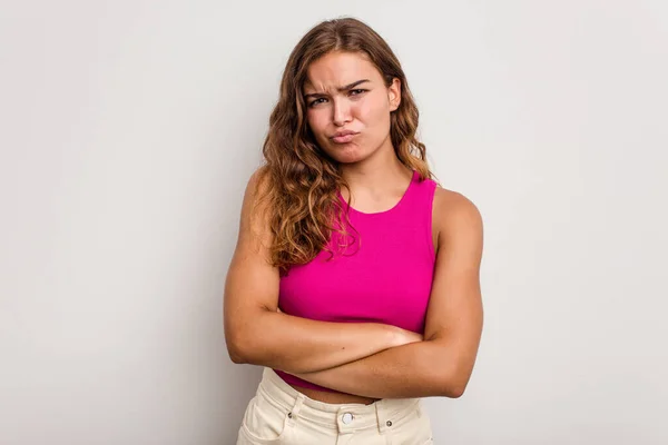 Mulher Caucasiana Jovem Isolado Fundo Azul Infeliz Olhando Câmera Com — Fotografia de Stock