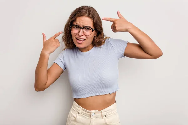 Giovane Donna Caucasica Isolata Sfondo Blu Mostrando Gesto Delusione Con — Foto Stock