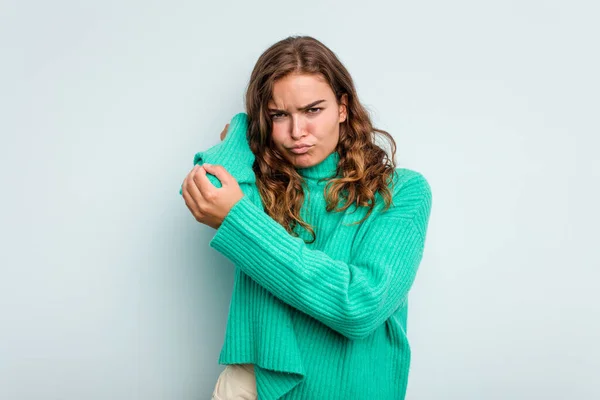 Genç Beyaz Kadın Mavi Arka Planda Izole Edilmiş Stres Yüzünden — Stok fotoğraf