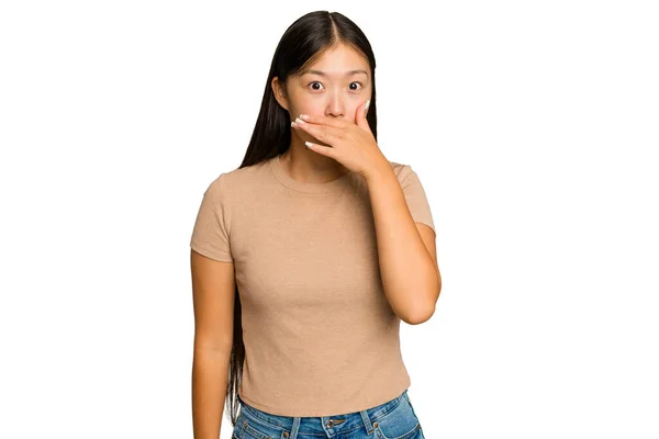 Genç Asyalı Kadın Yeşil Krom Arka Planda Izole Edilmiş Ağzı — Stok fotoğraf