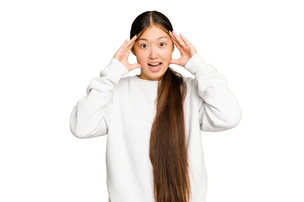 Young Asian Woman Isolated Green Chroma Background Receiving Pleasant Surprise — Stock Photo, Image