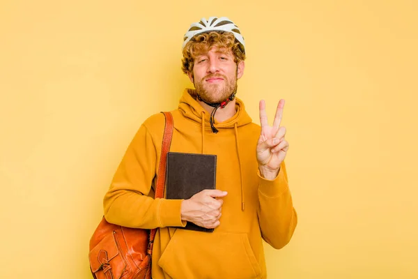 Jonge Student Man Met Een Helm Fiets Geïsoleerd Gele Achtergrond — Stockfoto