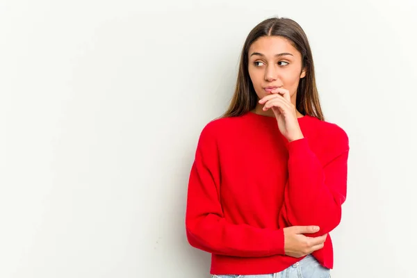 Young Indian Woman Isolated White Background Relaxed Thinking Something Looking — Stock Photo, Image