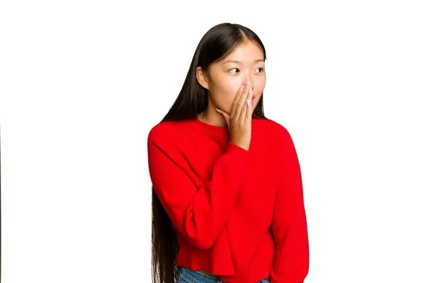 Ung Asiatisk Kvinna Isolerad Grön Krom Bakgrund Blir Chockad Grund — Stockfoto