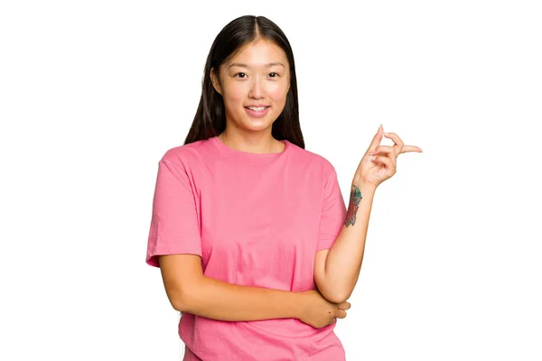 Jeune Femme Asiatique Isolé Sur Fond Vert Chromé Souriant Joyeusement — Photo