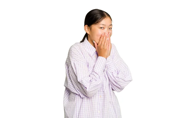 Jong Aziatisch Vrouw Geïsoleerd Groen Chroma Achtergrond Lachen Iets Bedekken — Stockfoto